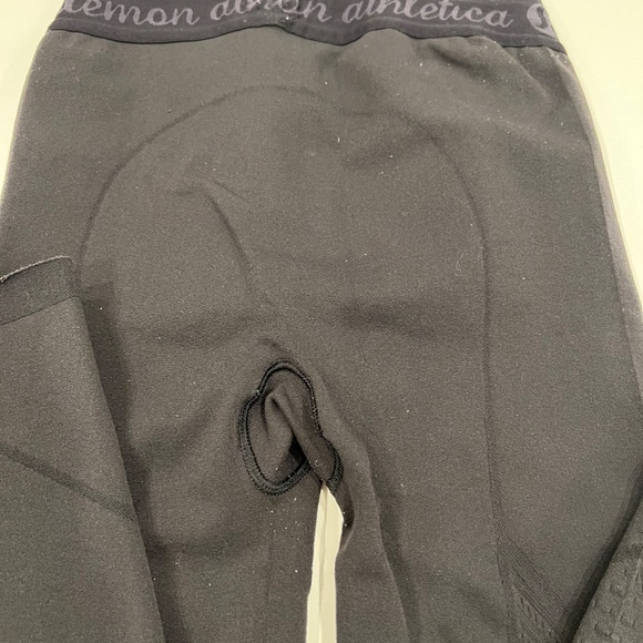 Lululemon Time Warp Tight Black, Black (6) - Picture 11 of 12